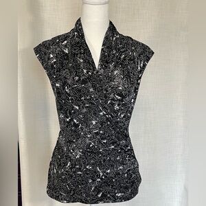 Vince Camuto Black & White Printed Cap-Sleeve Wrap Top xs